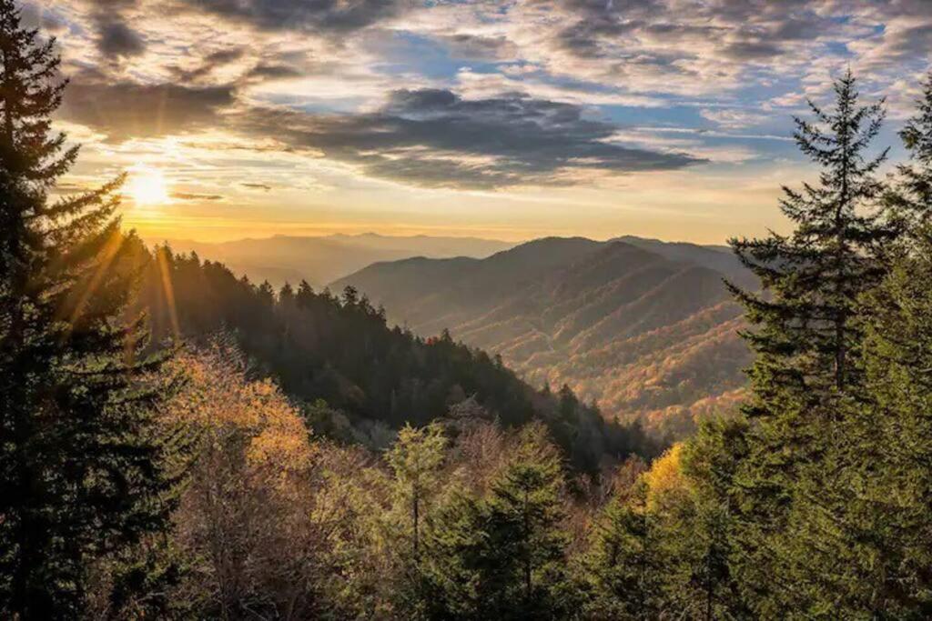 Villa Breathtaking Views Of The Smokies, 3 Mins To Gatlinburg Exterior foto